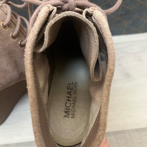 Michael Kors Wedge Bootie Tan Size 8 - Picture 4 of 4